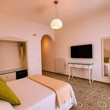Guest house Il Canneto 4*